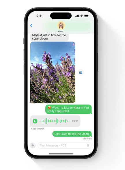 Apple iOS preview with RCS messaging from apple.com